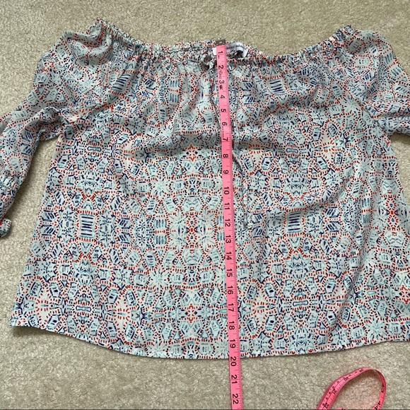 Cupcakes and Cashmere Off the Shoulder Blouse Womens Medium M Confetti Print - Picture 7 of 9